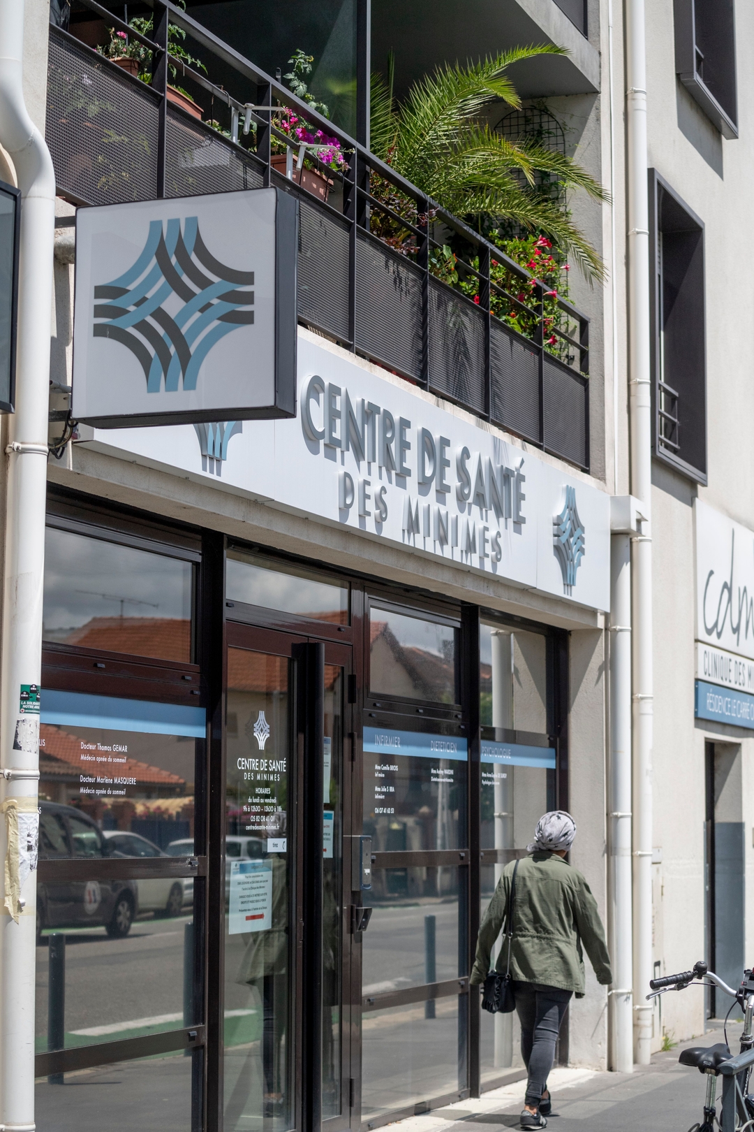 Photo illustrant la façade du centre de santé des minimes